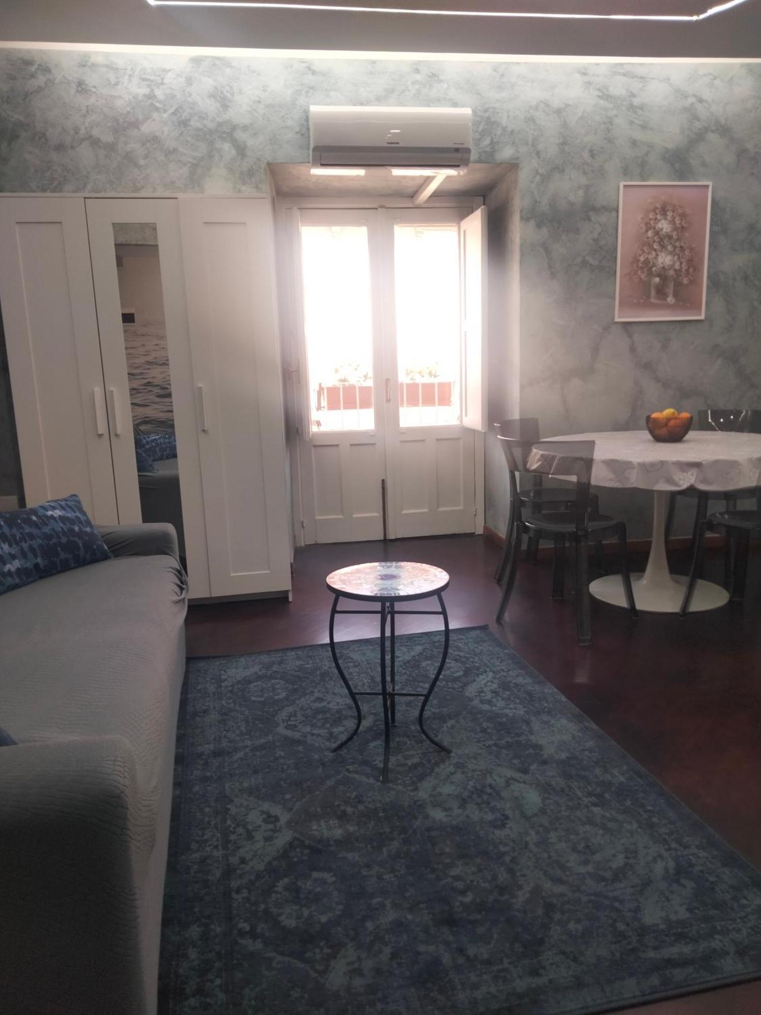 Etna Timeo Central Apartment In Baroque Building Catánia Buitenkant foto